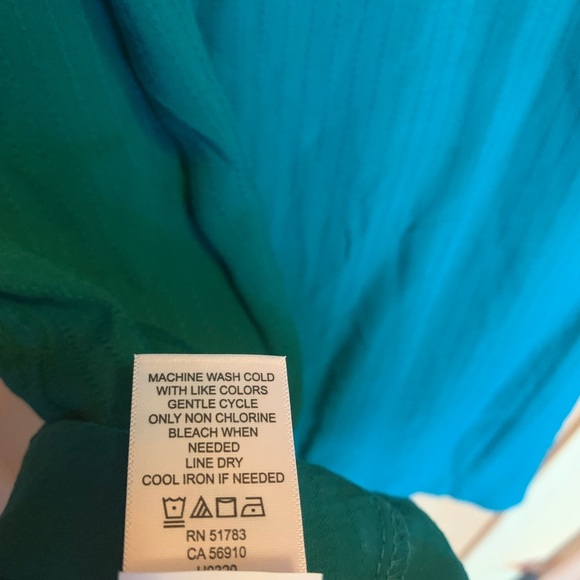 NEW! Maurices Lattice Neck Short Sleeve Green Top - Picture 6 of 6